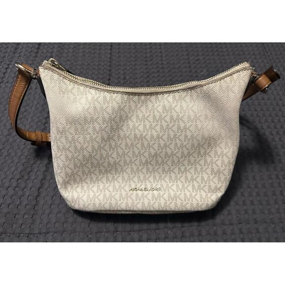 Handbags - Michael Kors Authentic Cream Leather Shoulder Bag Purse Handbag